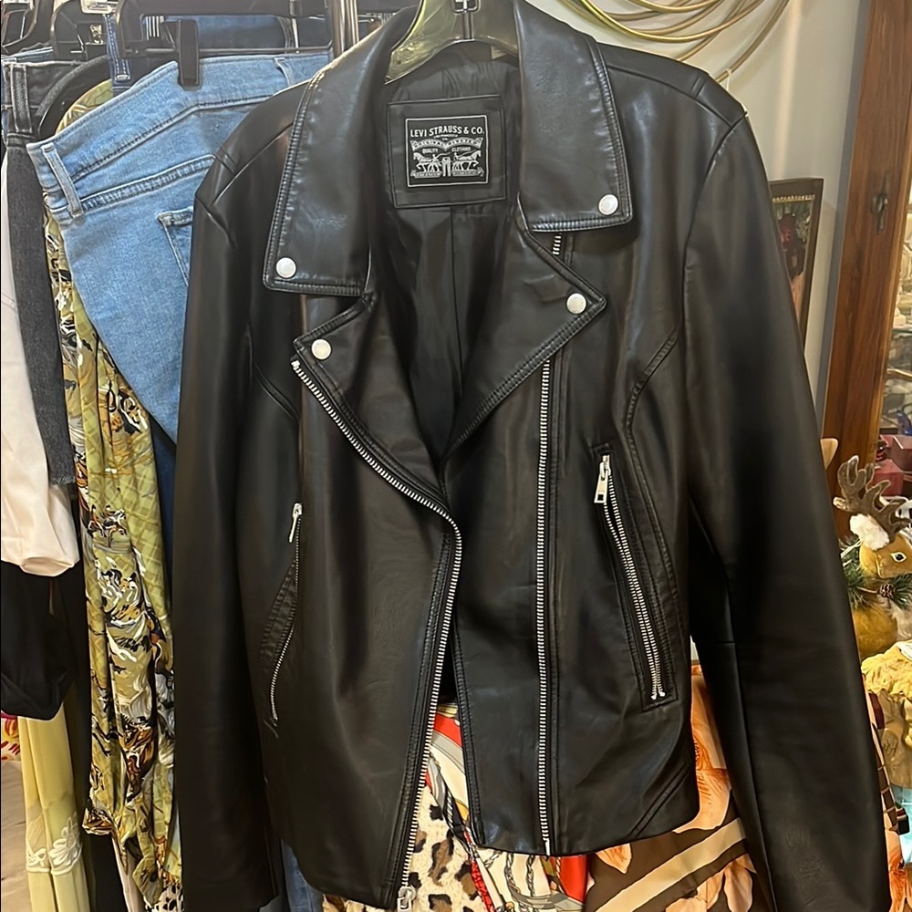 Levi's Classic Black Leather Jacket